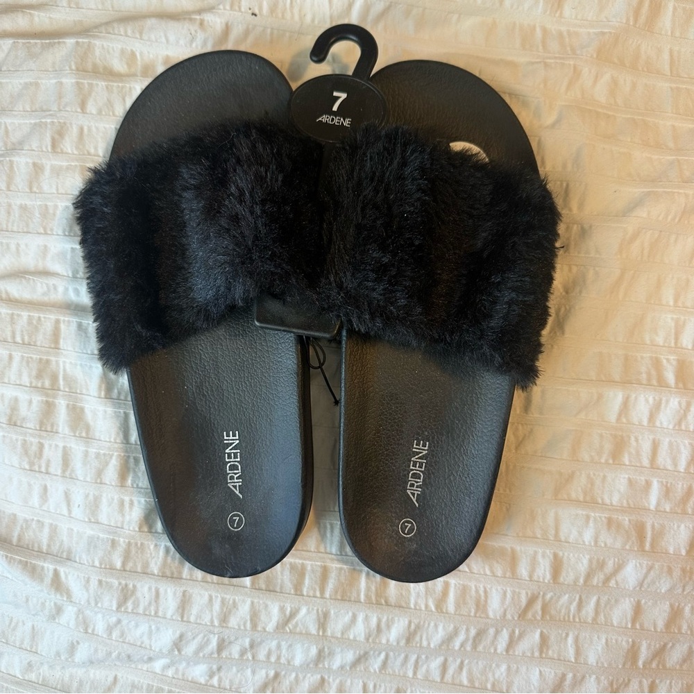 Ardene Black Furry Slippers with Plush Strap